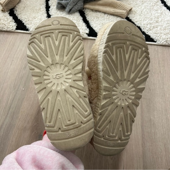 UGG Oh Fluffita Slippers - Picture 7 of 8